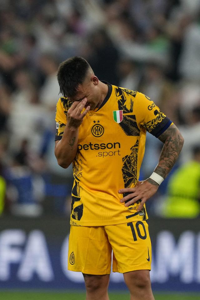 综合体育平台入口-里昂迎欧冠关键赛，集结日止住颓势，质疑声仍在，资深球员宣示担当的简单介绍